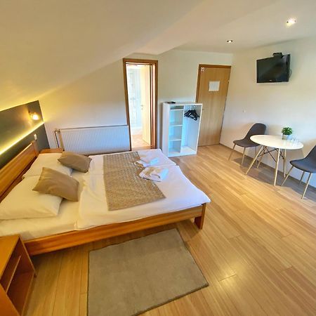 16 Lakes Guesthouse Grabovac  Exterior photo